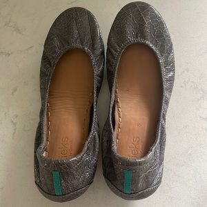 TIEKS GREY SNAKE SKIN 8